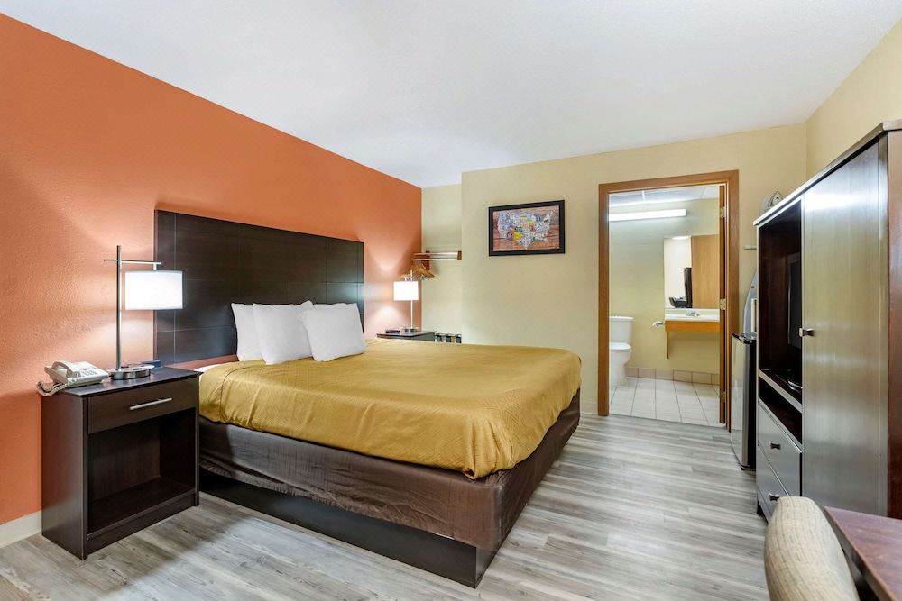 Photo of Bedroom in Urbandale