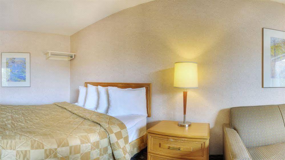 Photo of Bedroom in Chatham-Kent