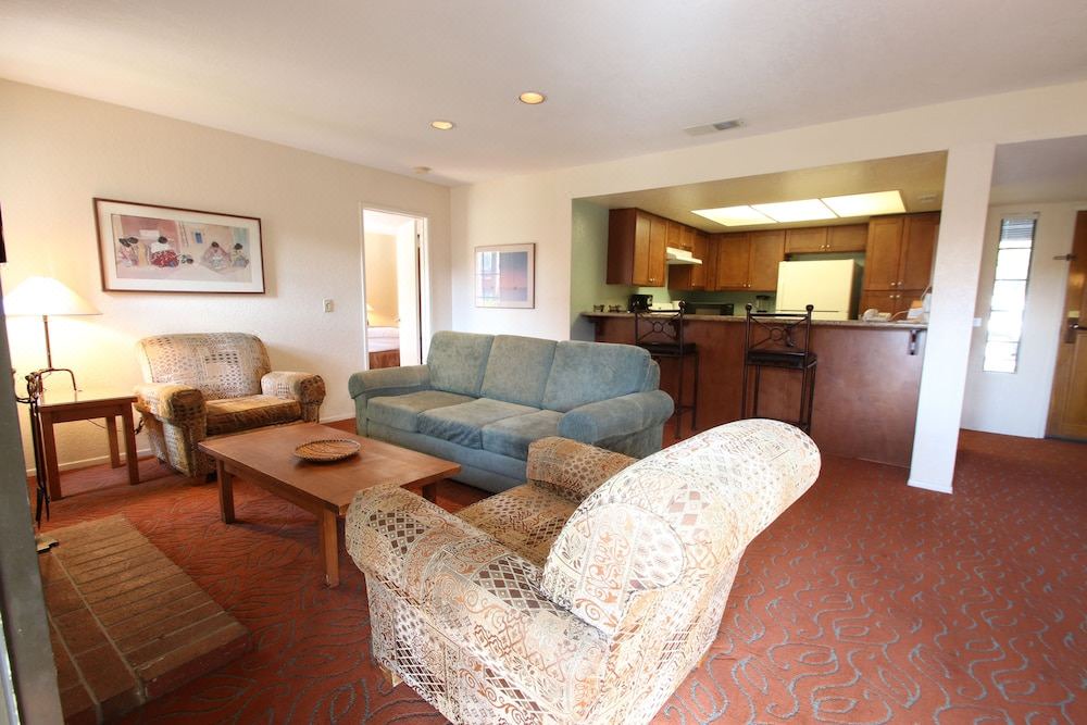 Photo of Livingroom in San Diego Country Estates