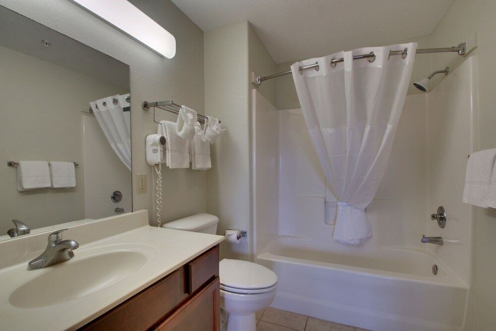 Photo of Bathroom in St. Robert