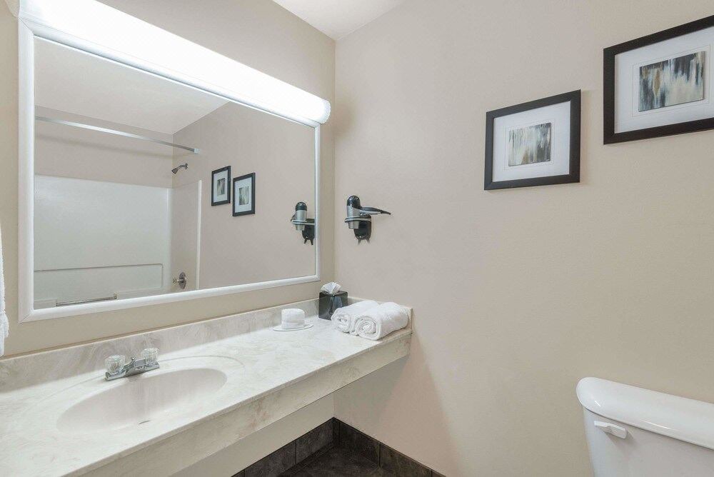 Photo of Bathroom in Sellersburg