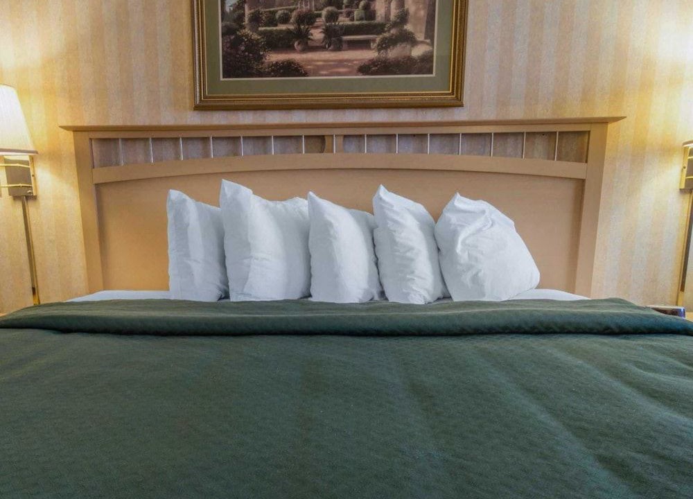 Photo of Bedroom in Barkeyville