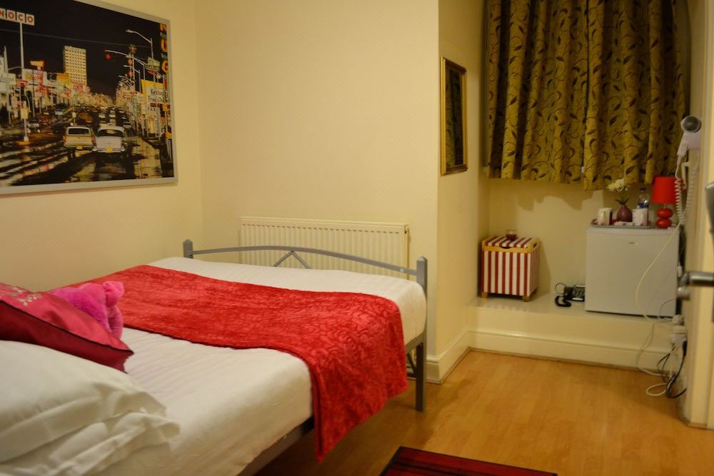 Photo of Bedroom in Newington