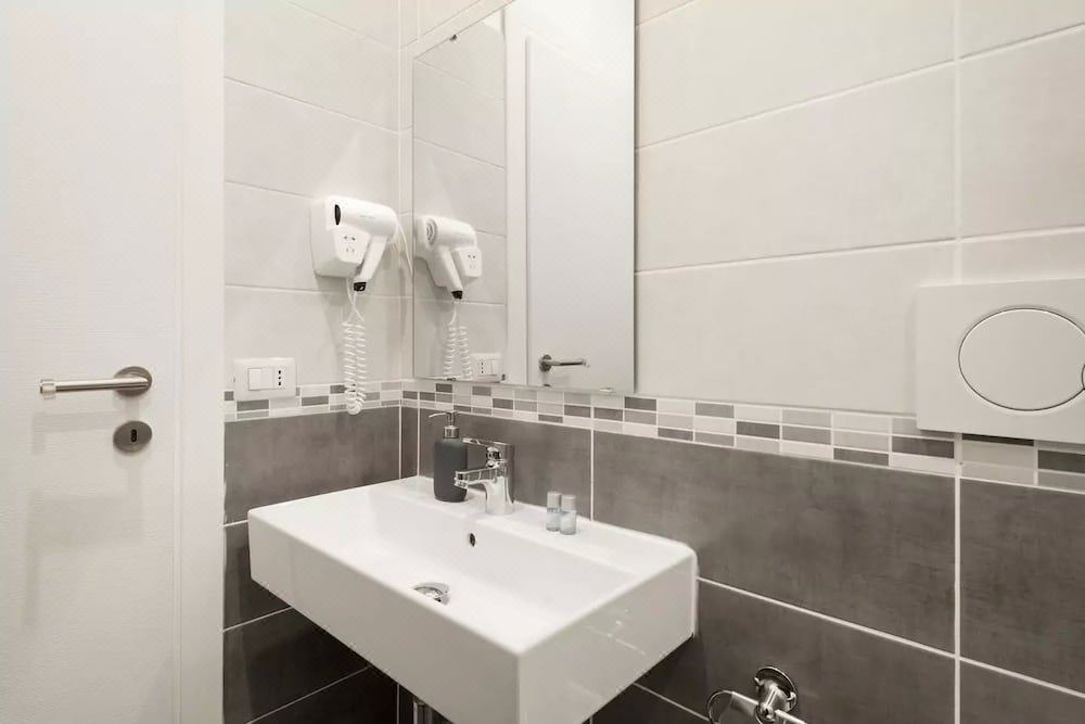 Photo of Bathroom in Esquilino