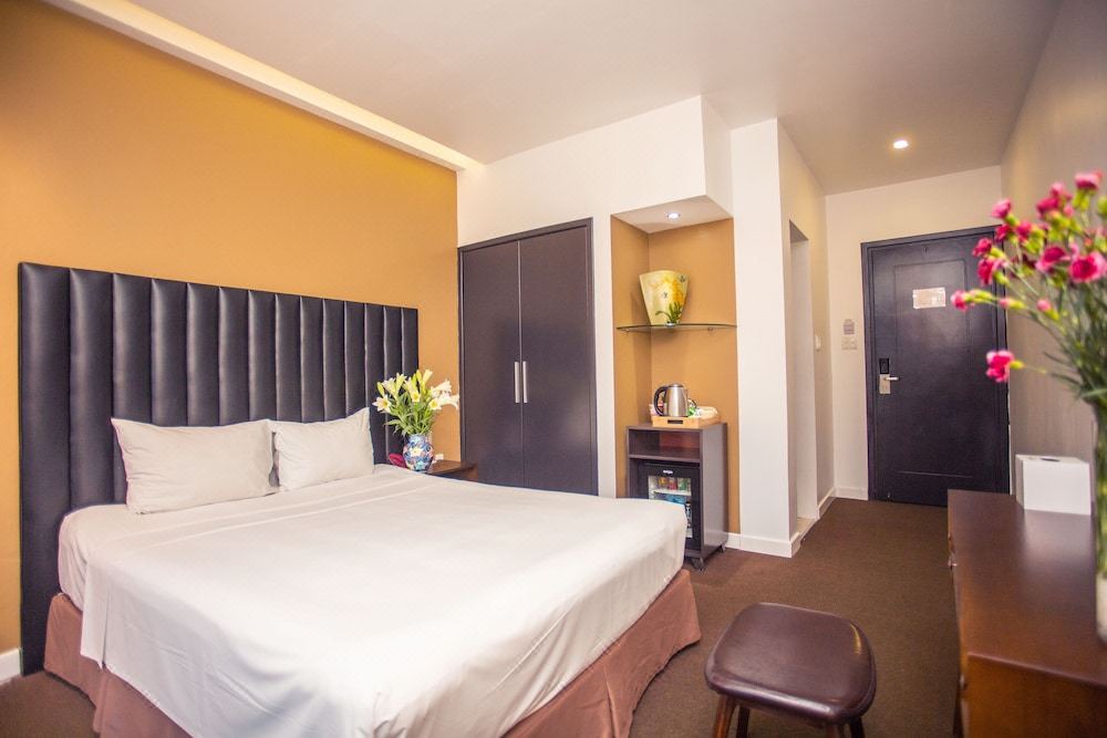 Photo of Bedroom in Trung Hoa Nhan Chinh