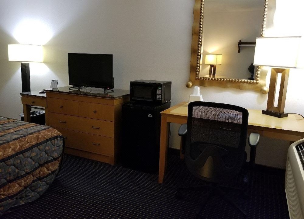 Photo of Livingroom in North Camellia Acres