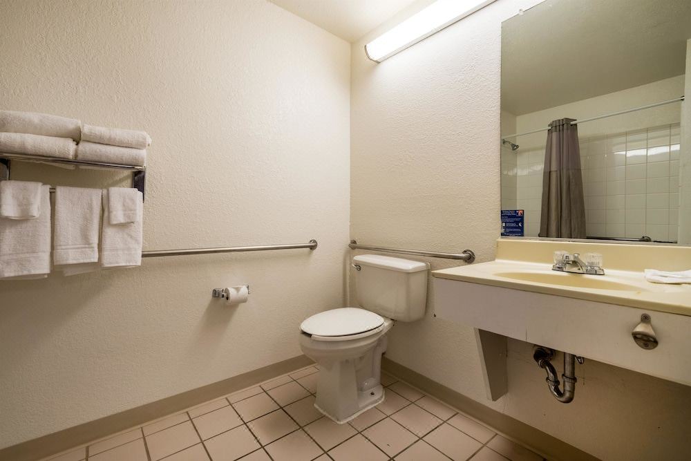 Photo of Bathroom in Gwinnett Place
