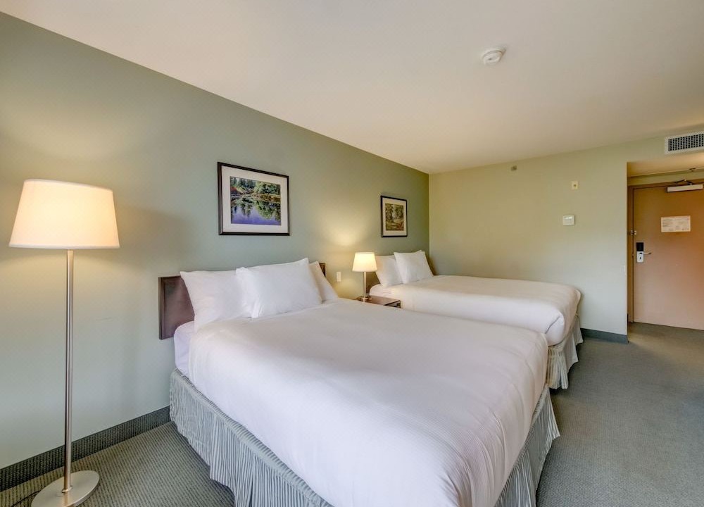 Photo of Bedroom in Harrison Hot Springs