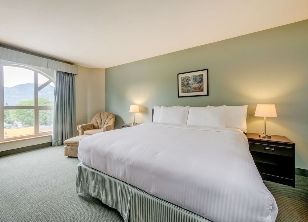 Photo of Bedroom in Harrison Hot Springs