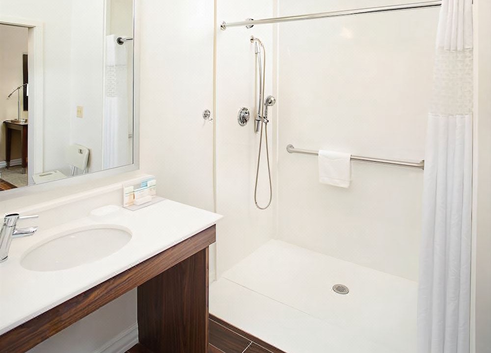 Photo of Bathroom in Palmdale