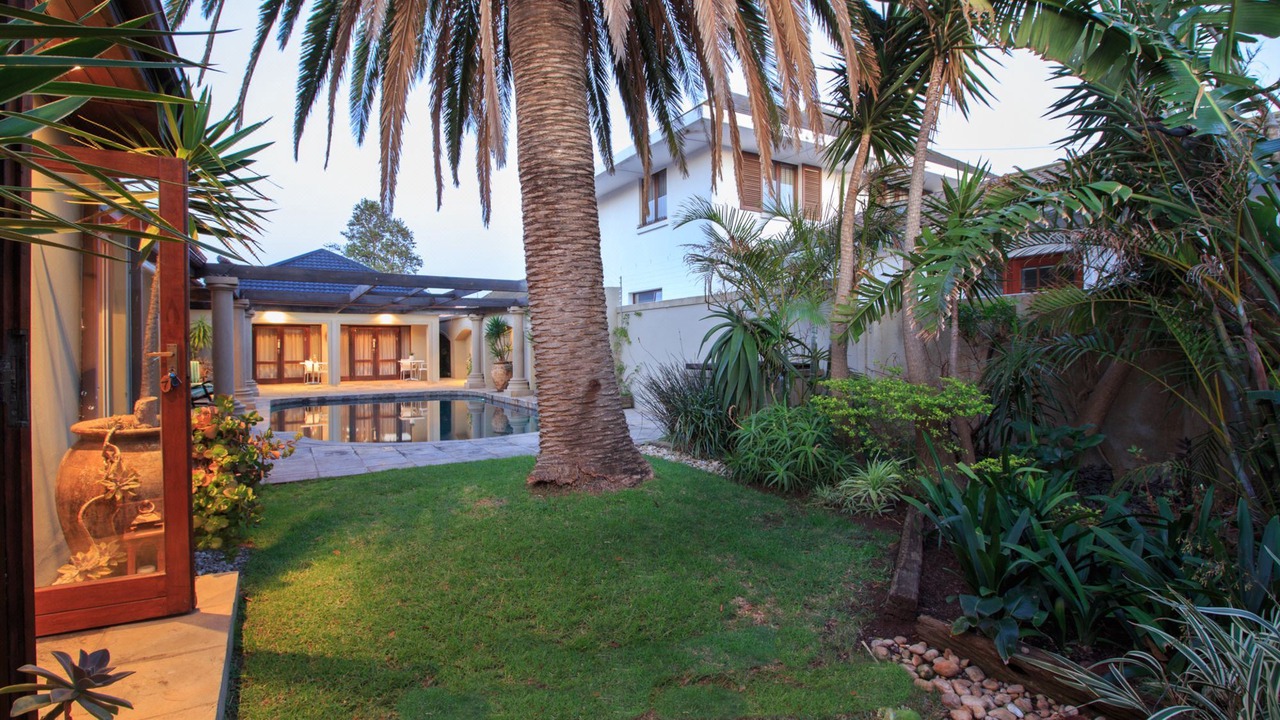 Photo of Buildings in Pollok Beach