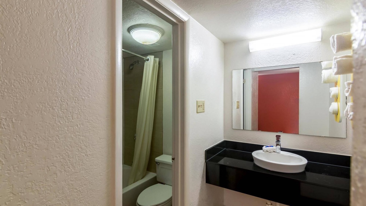 Photo of Bathroom in Del City