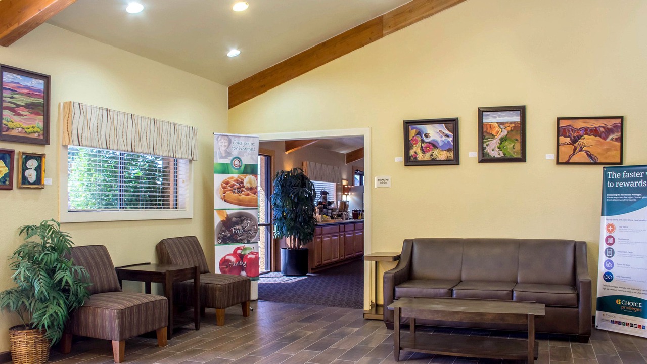 Photo of Livingroom in Wickenburg