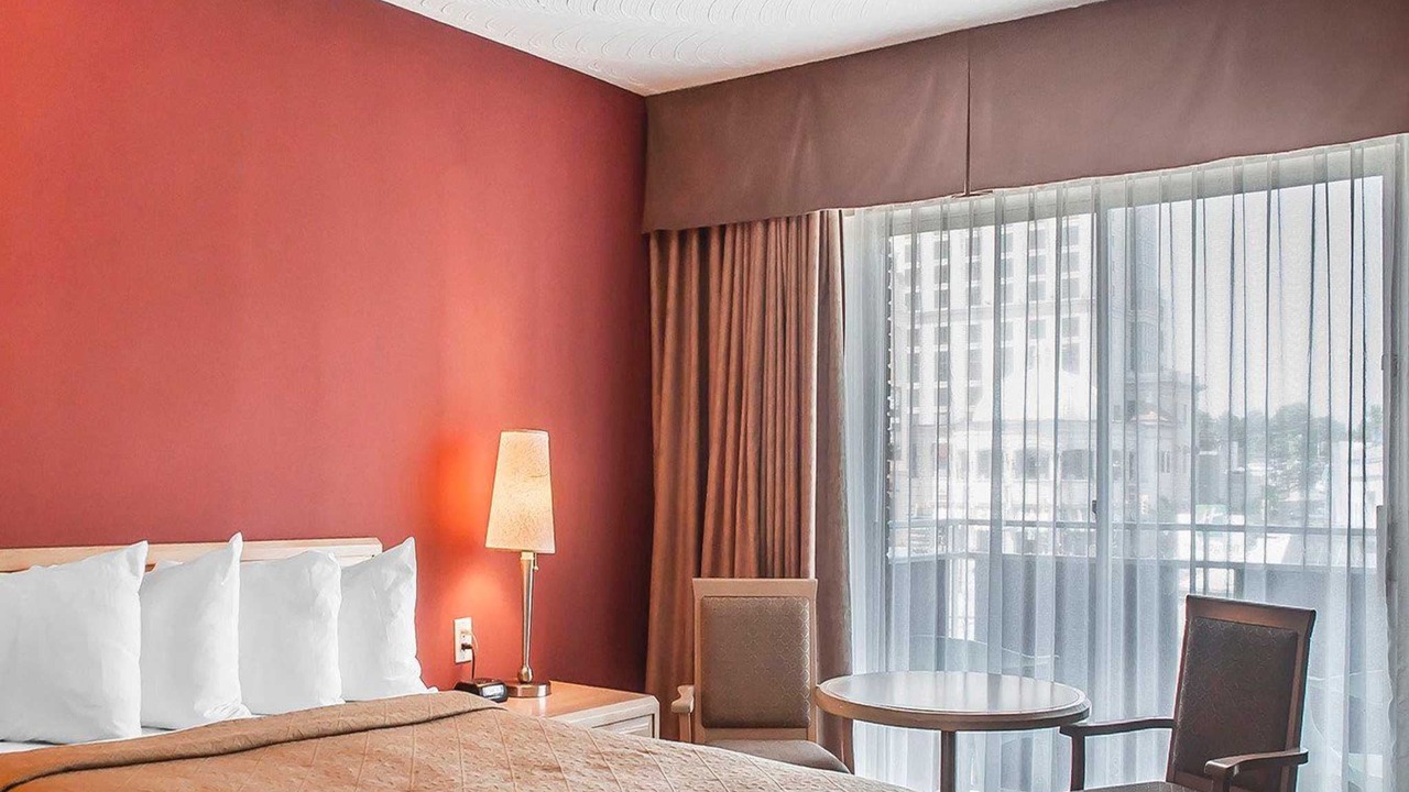 Photo of Bedroom in Fallsview