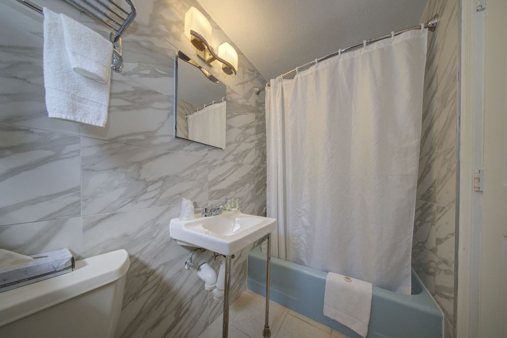 Photo of Bathroom in Galt Mile