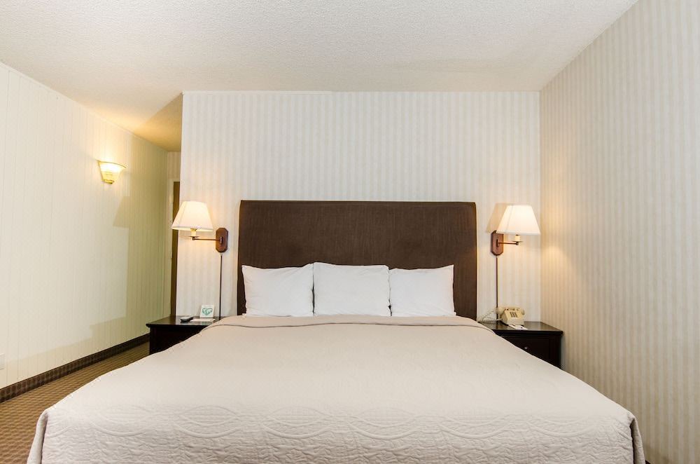 Photo of Bedroom in Los Gatos
