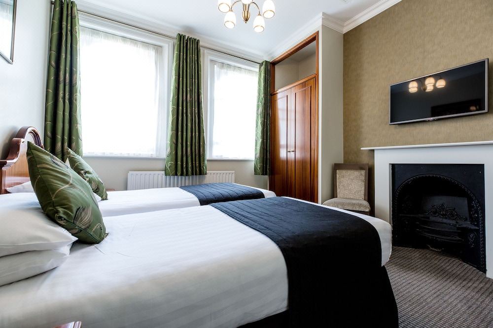 Photo of Bedroom in Lancaster Gate