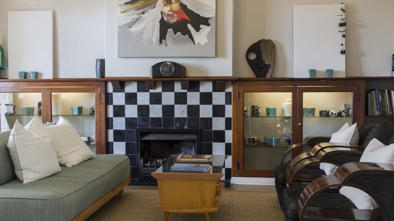 Photo of Livingroom in Three Anchor Bay