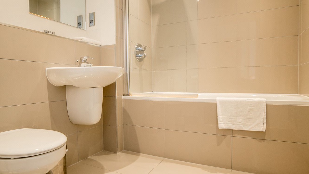 Photo of Bathroom in Peninsula