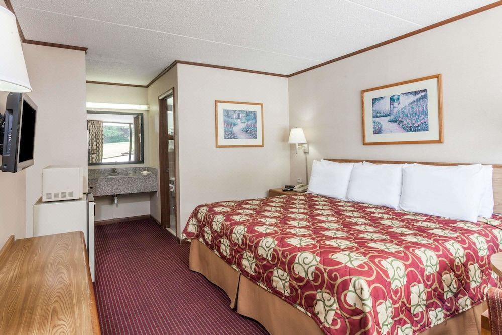 Photo of Bedroom in Sweetwater