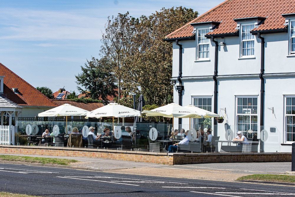Photo of Buildings in Holland-On-Sea