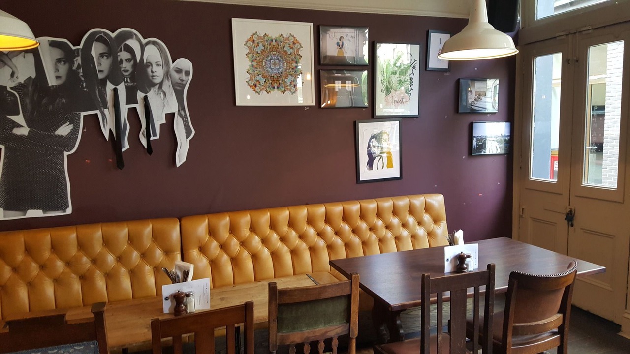 Photo of Livingroom in Hackney Central