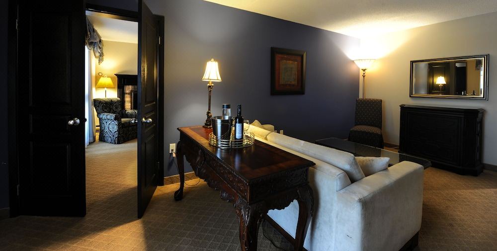 Photo of Livingroom in Fallsview