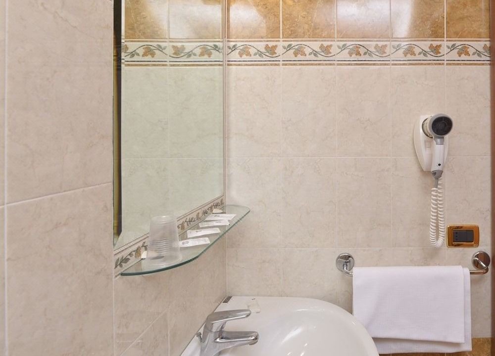 Photo of Bathroom in Esquilino