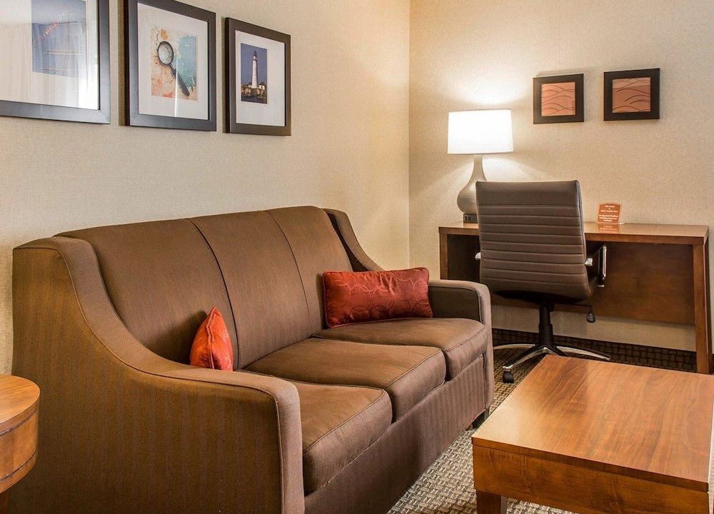Photo of Livingroom in Neponset - Port Norfolk