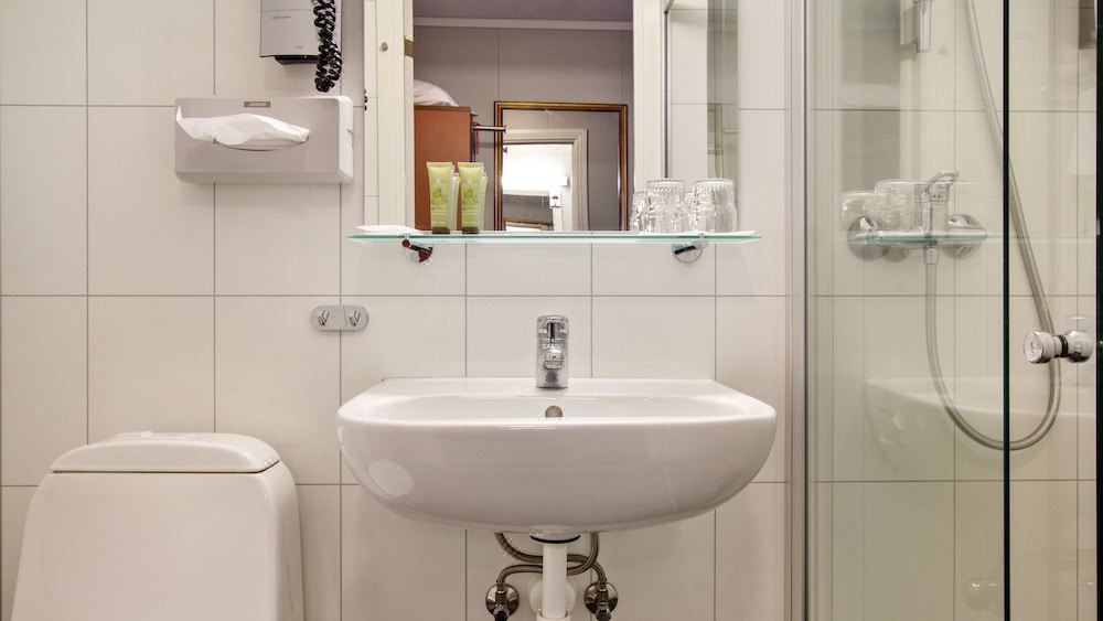 Photo of Bathroom in Leknes