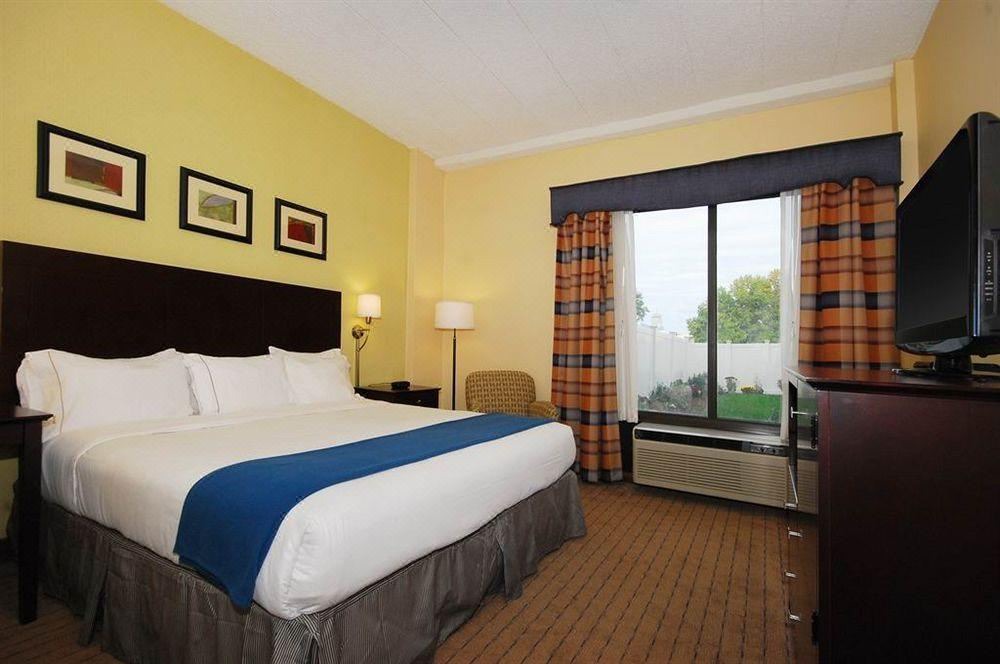 Photo of Bedroom in Batesville