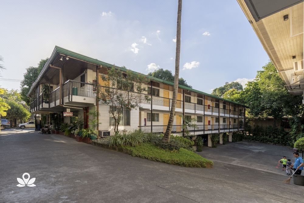 Photo of Buildings in New Manila