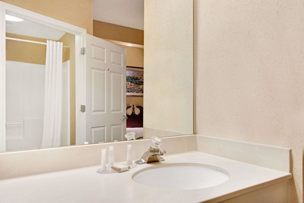 Photo of Bathroom in Pearl
