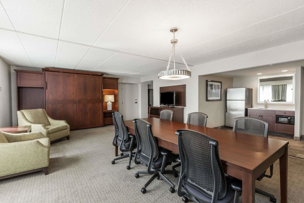 Photo of Livingroom in North Oakland