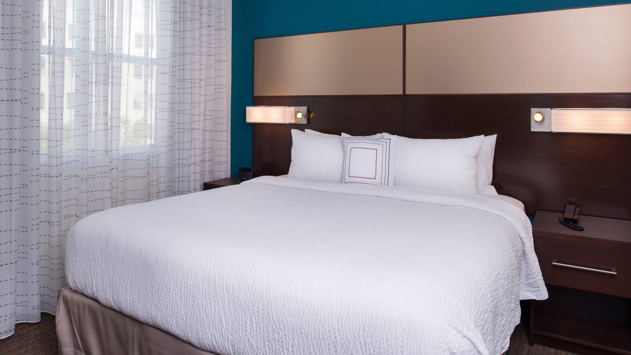 Photo of Bedroom in Ludlam