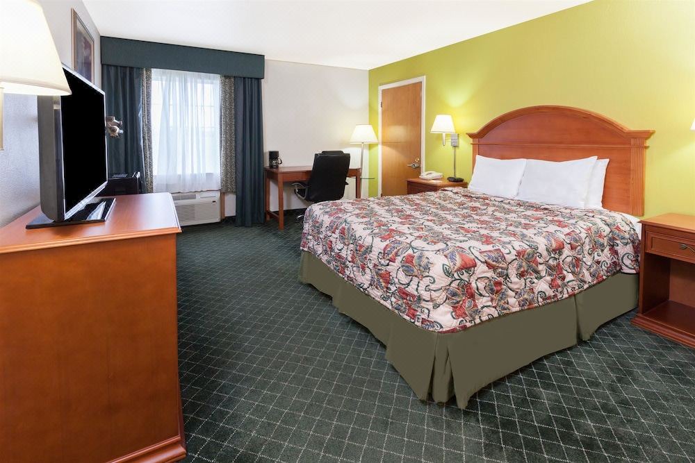 Photo of Bedroom in Shawnee