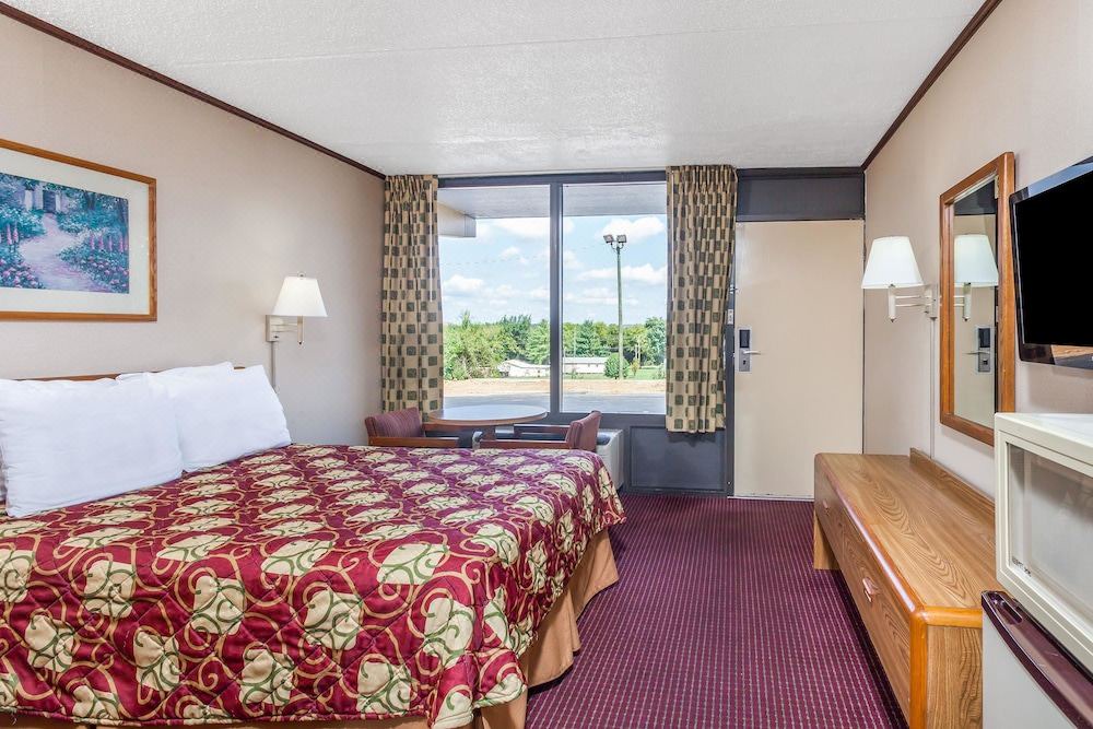 Photo of Bedroom in Sweetwater