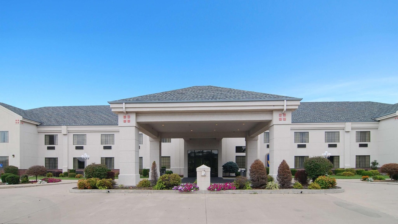 Photo of Buildings in Locust Grove