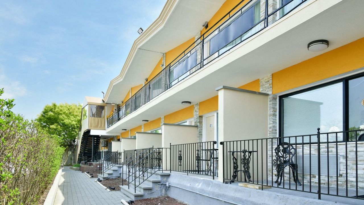 Photo of Buildings in Freeport