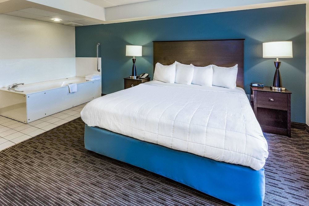 Photo of Bedroom in Long Lake