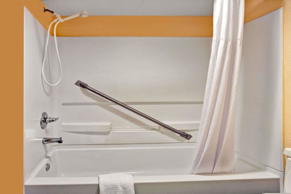 Photo of Bathroom in Elizabeth City