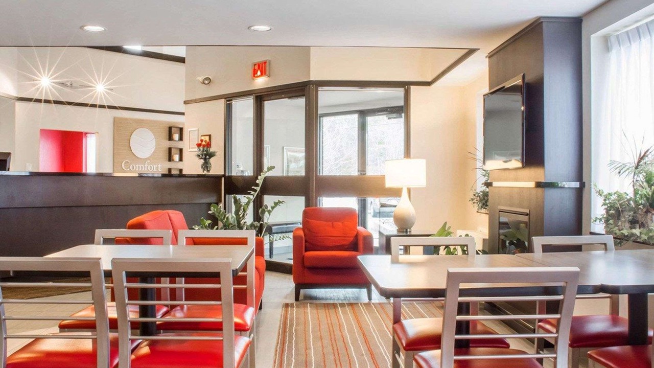 Photo of Livingroom in Parry Sound