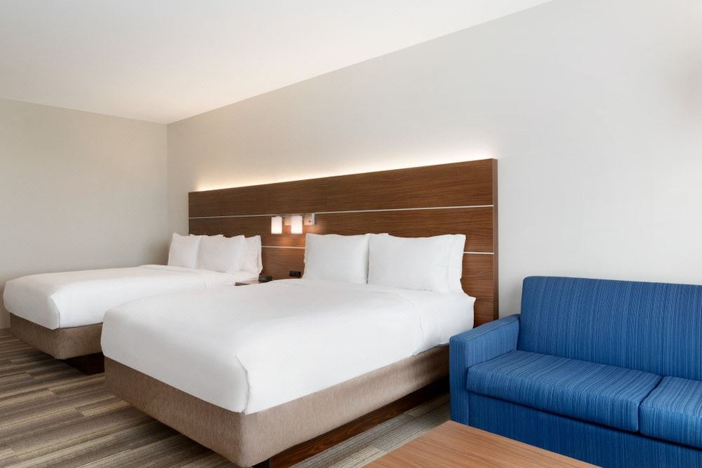 Photo of Bedroom in Roselawn Finance
