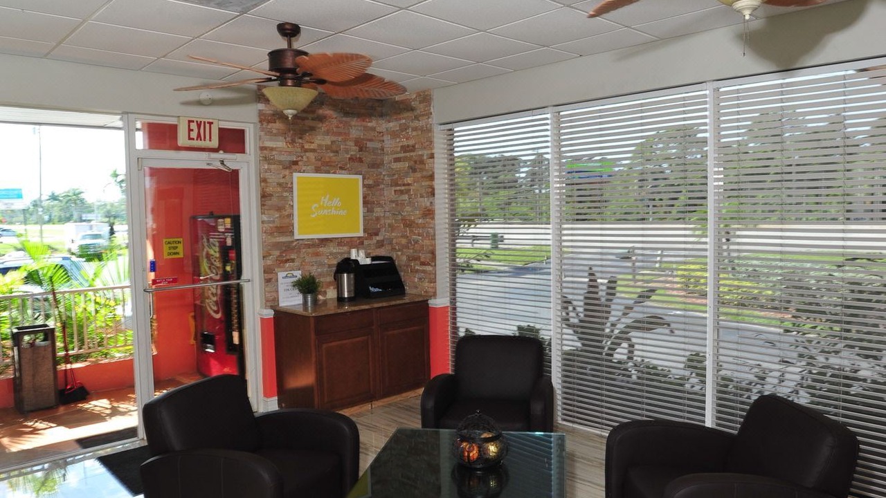 Photo of Livingroom in San Carlos Park