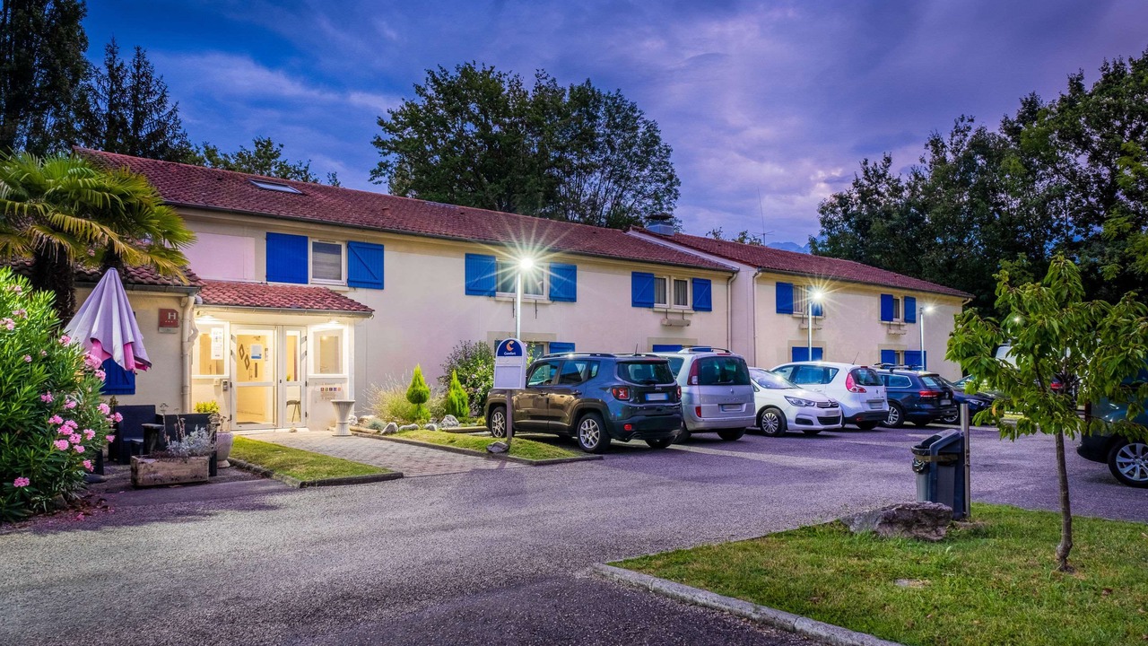 Photo of Buildings in Meylan