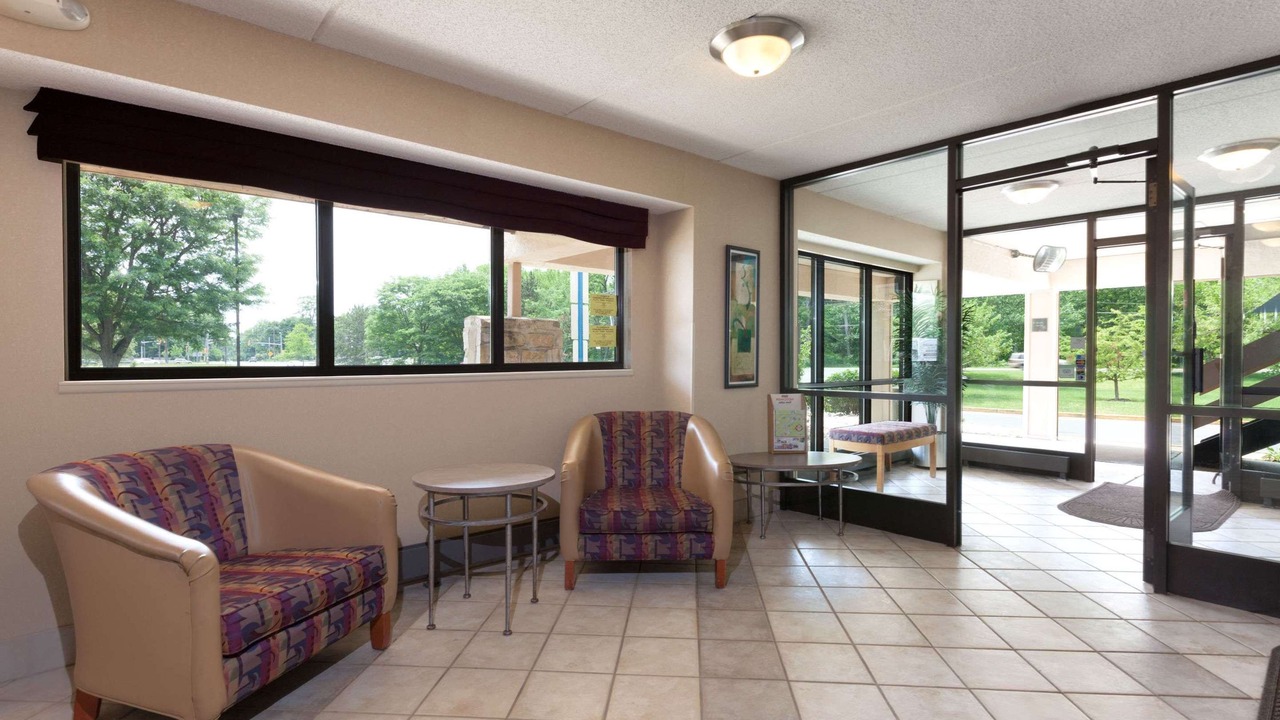 Photo of Livingroom in Kendall Park