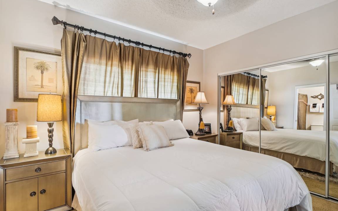 Photo of Bedroom in Holiday Isle