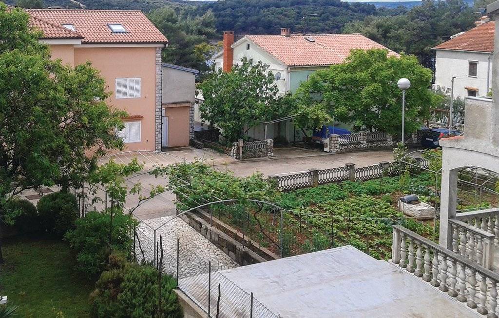 Photo of Others in Cres
