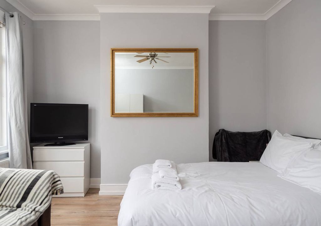 Photo of Bedroom in Hammersmith and Fulham