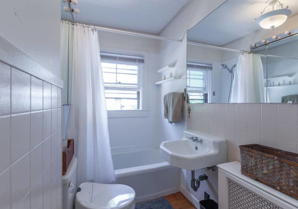 Photo of Bathroom in Observatory Hill
